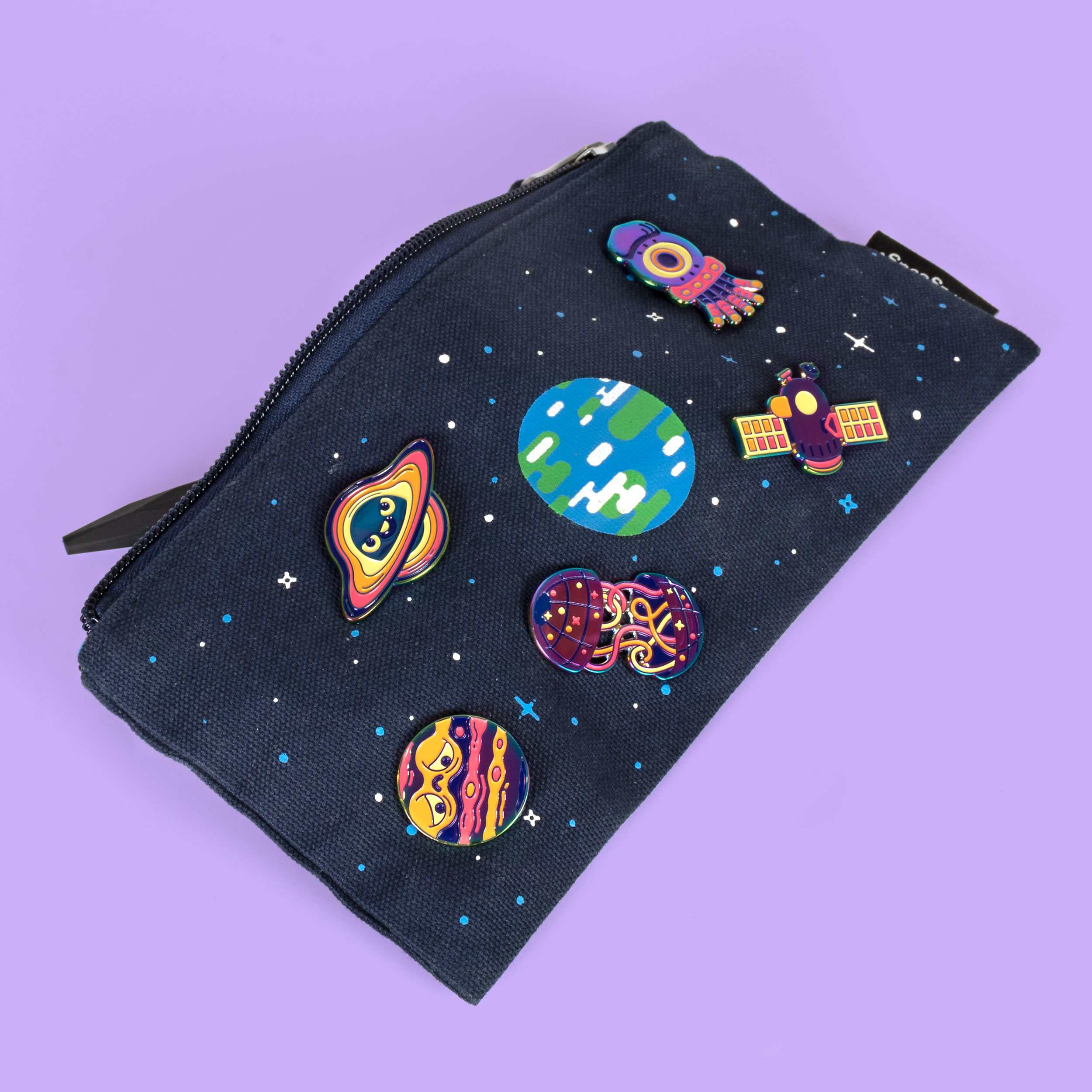 Alien Enamel Pin - Image 3